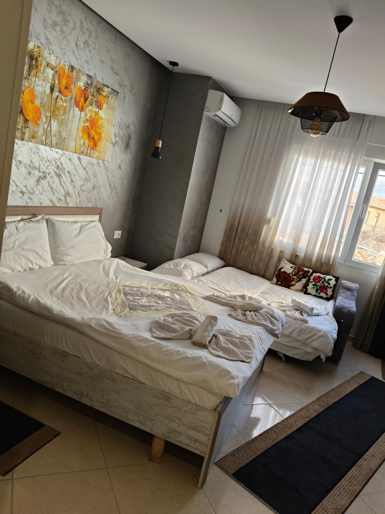 Ajilin Hotel Rooms コルチャ 部屋 写真